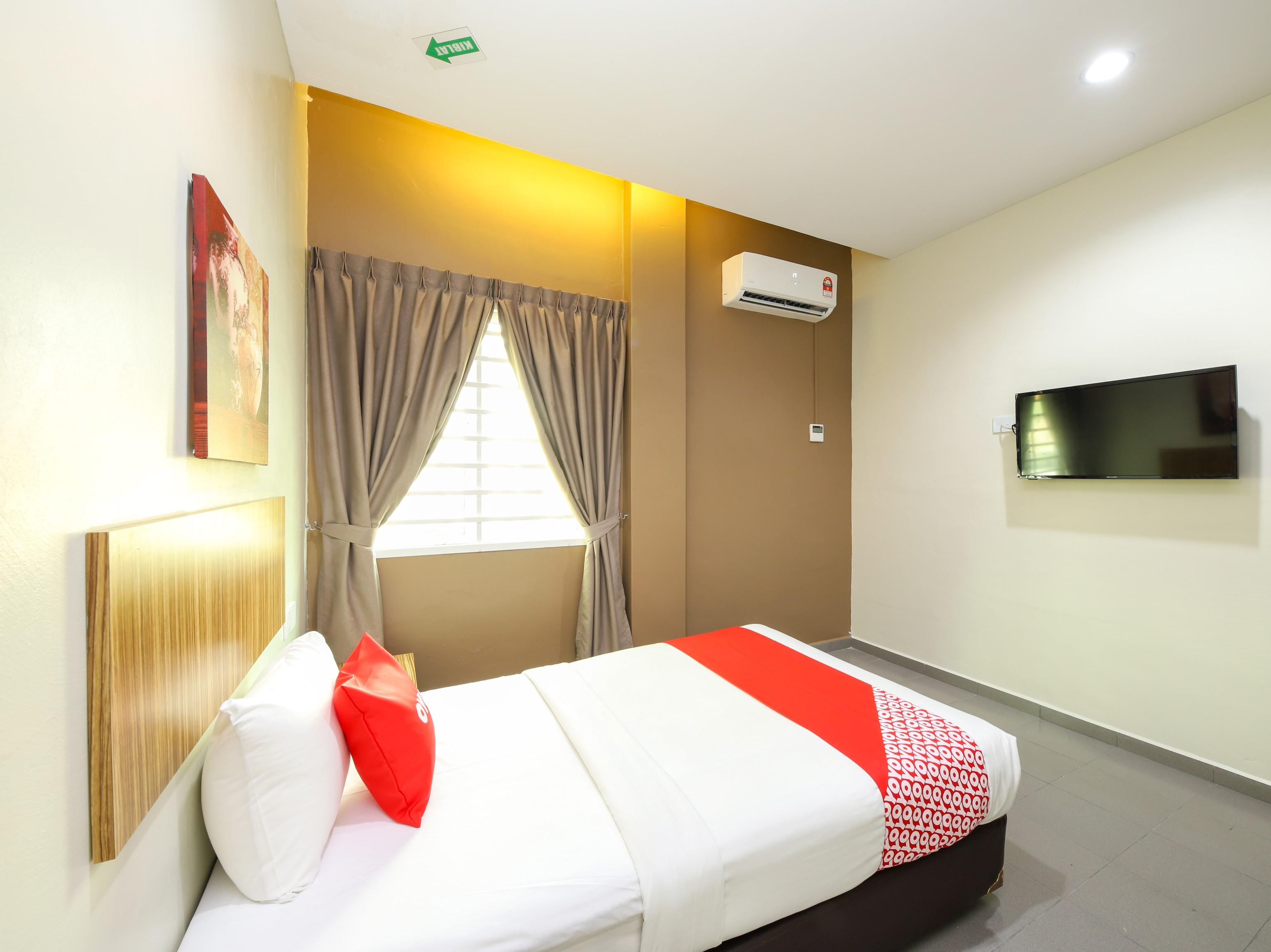 OYO 89839 Riaz Hotel Malacca Buitenkant foto