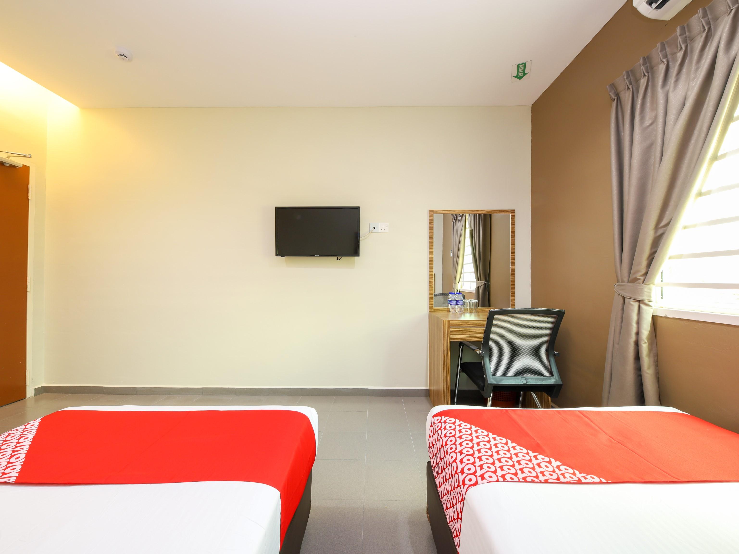 OYO 89839 Riaz Hotel Malacca Buitenkant foto