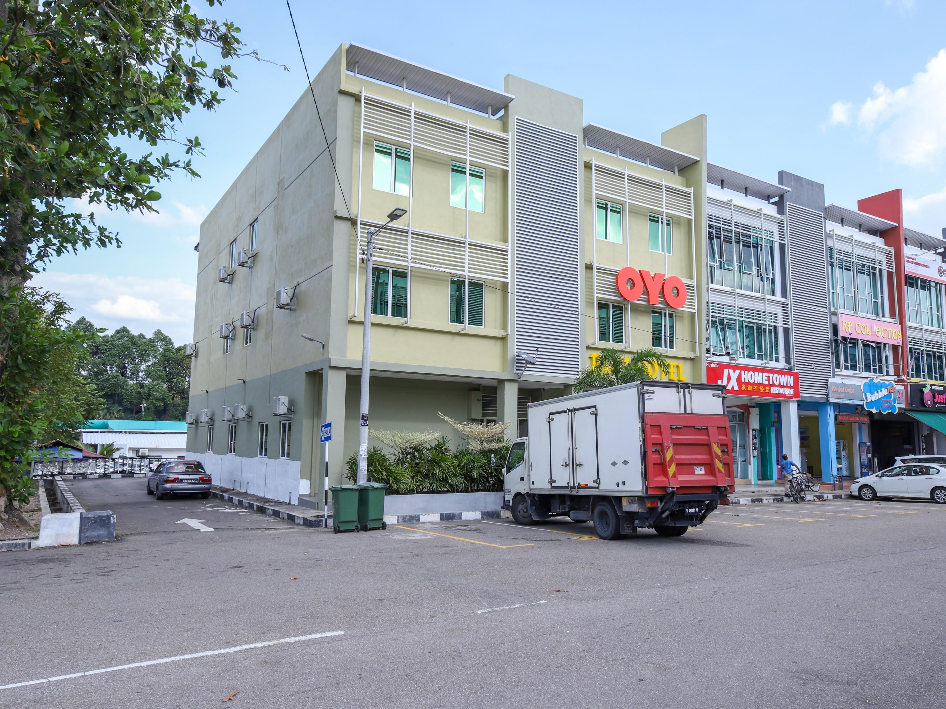 OYO 89839 Riaz Hotel Malacca Buitenkant foto