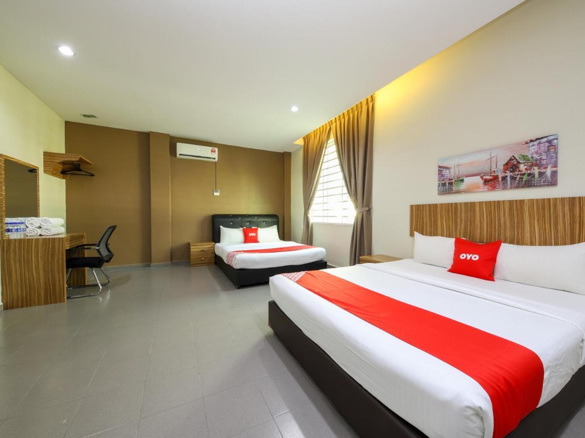 OYO 89839 Riaz Hotel Malacca Buitenkant foto